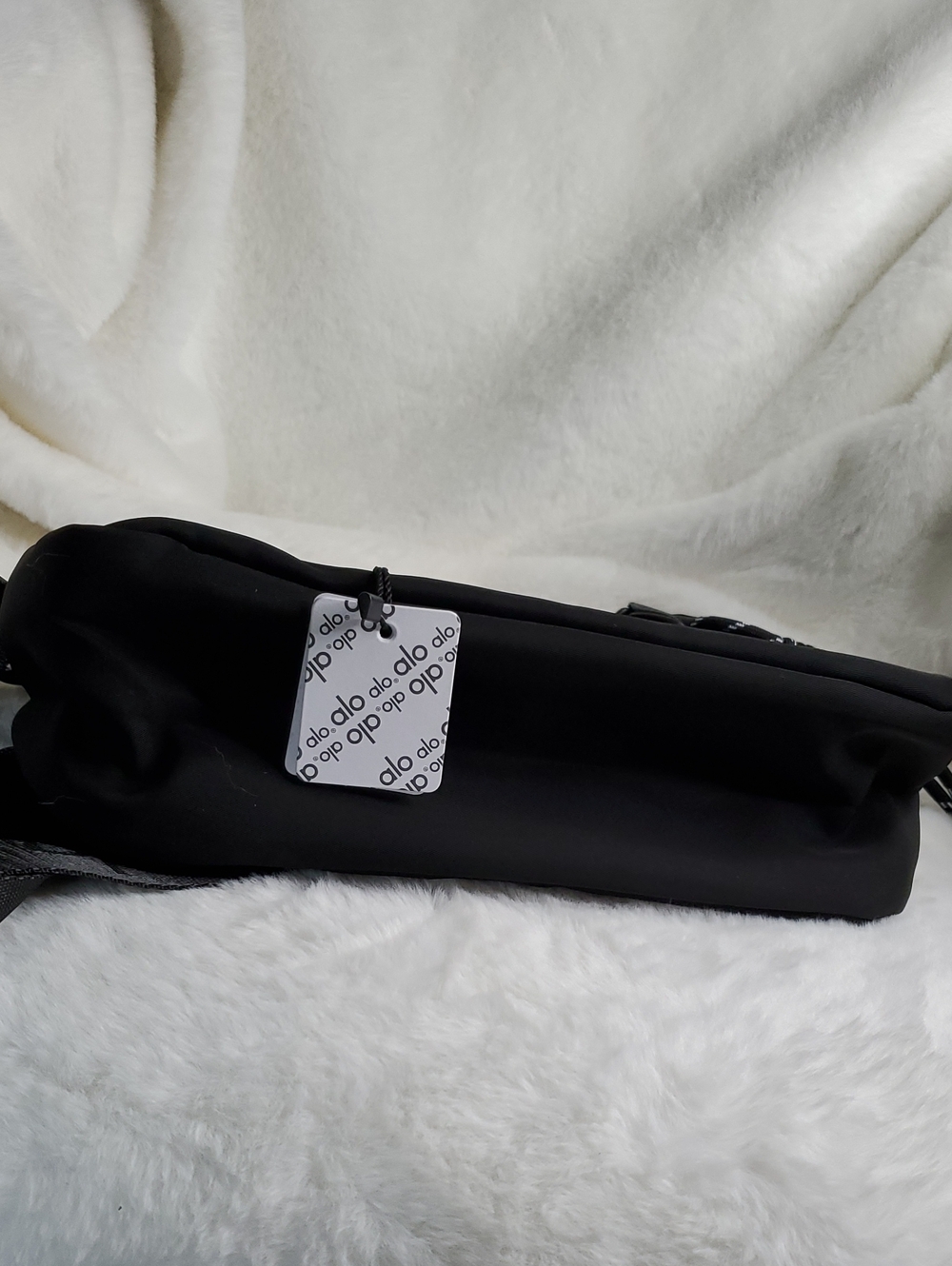 ALO Yoga Black Crossbody Bag with Logo Strap - Picture 9 of 12
